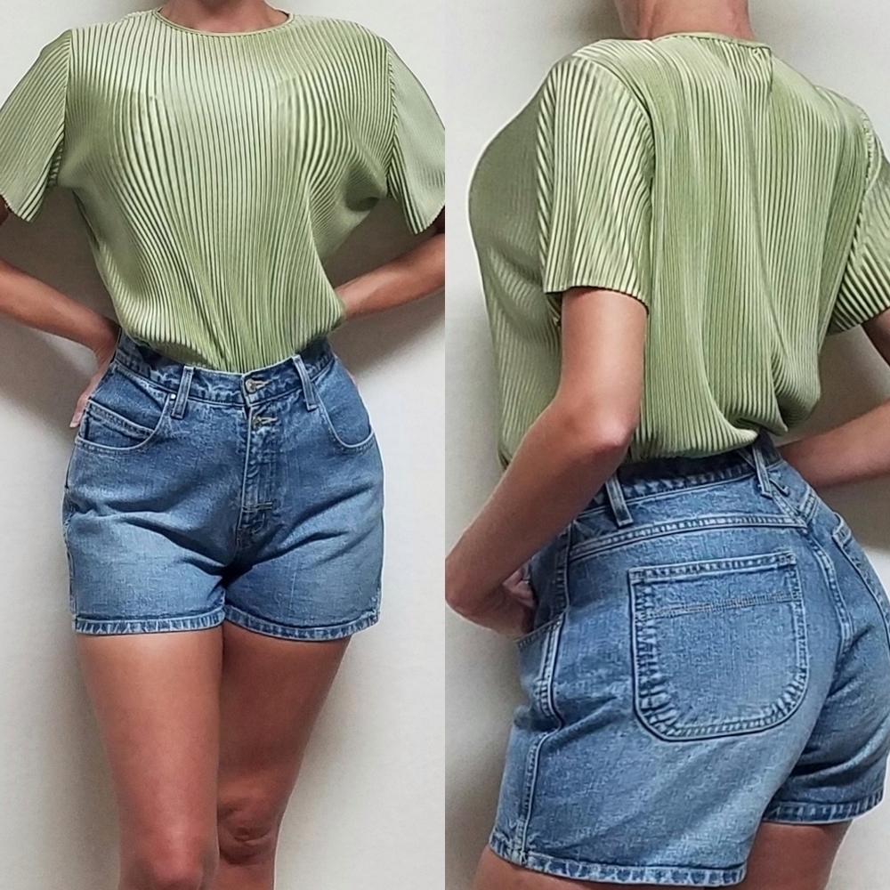 Xhileration Vintage 1990s Double Button-Fly High Rise Light Wash Denim Shorts